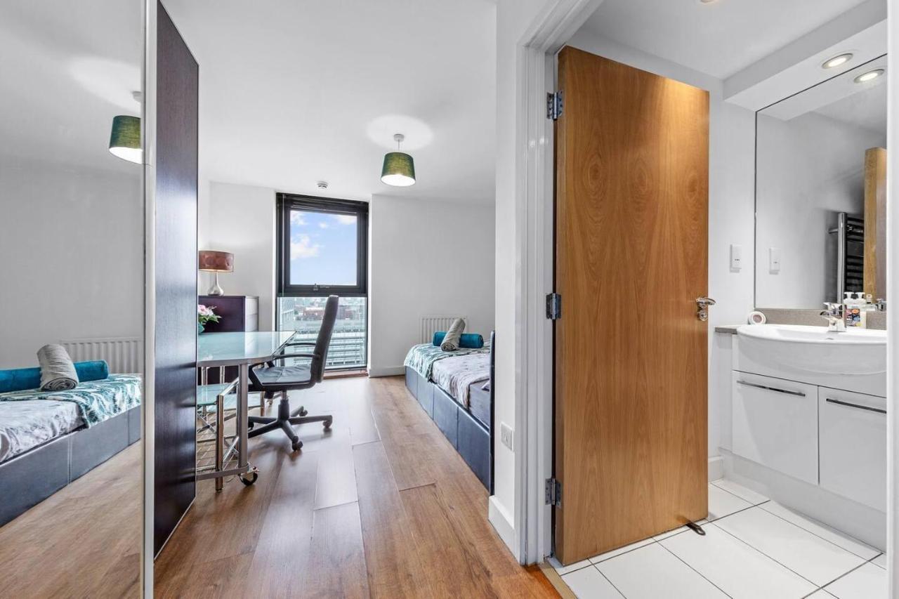 Lovely & Cosy 2 Beds London Skyline View エクステリア 写真