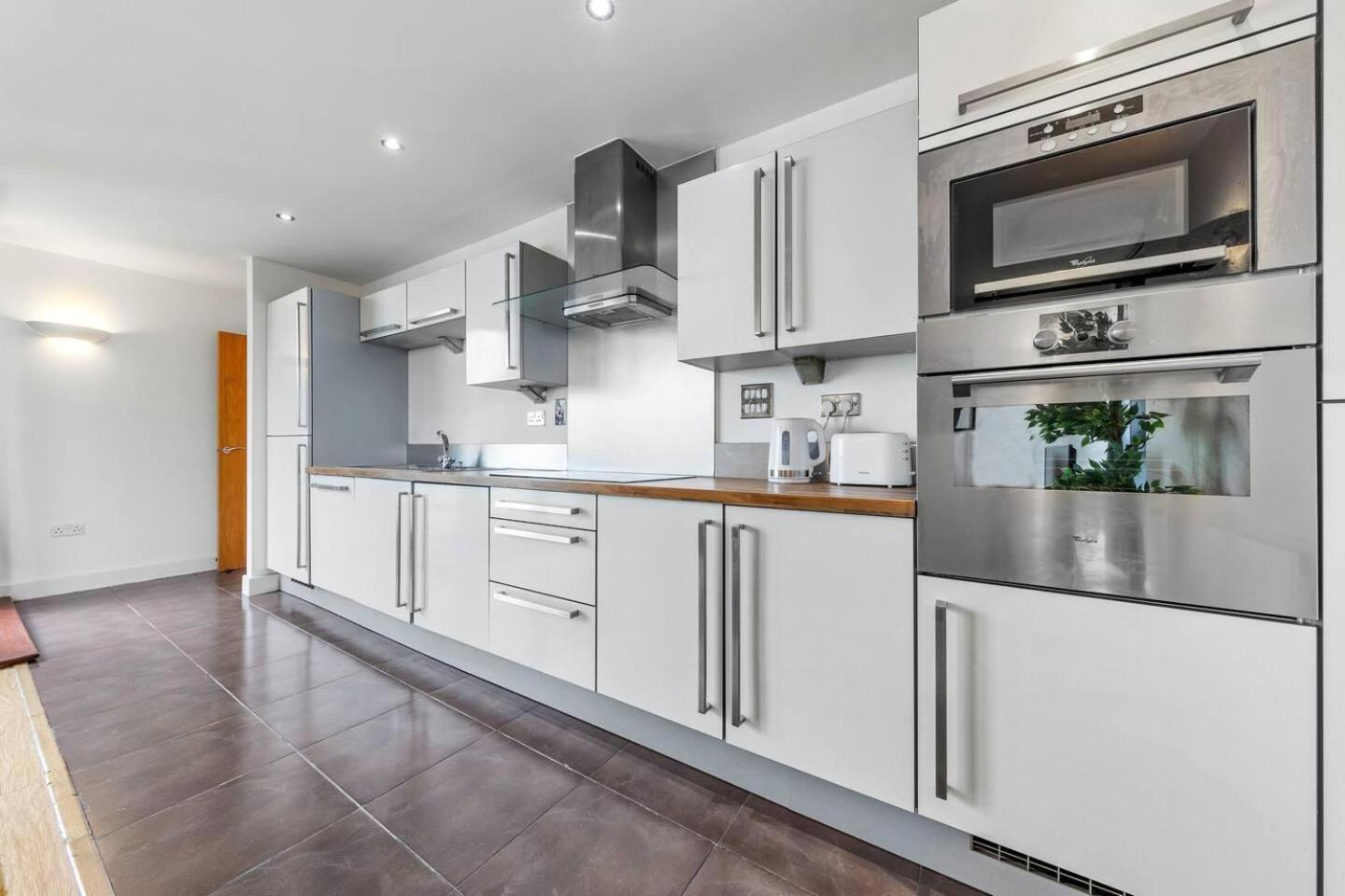 Lovely & Cosy 2 Beds London Skyline View エクステリア 写真